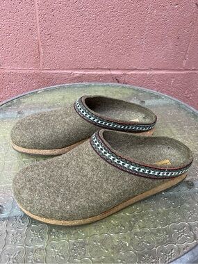 Stegmann Green Wool Clogs Size 8.5